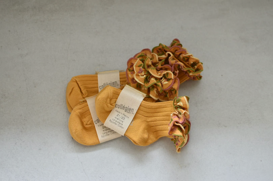 Anémone_Embroidered Ruffle Ribbed Ankle Socks_Curcuma (Last.1)