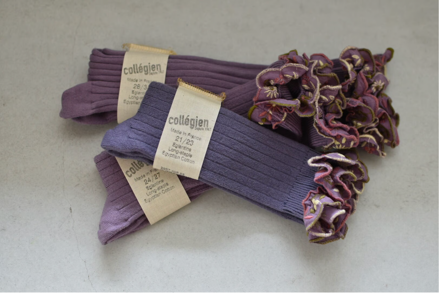 Eglantine_Embroidered Ruffle Ribbed Knee-high Socks_Glycine du Japon