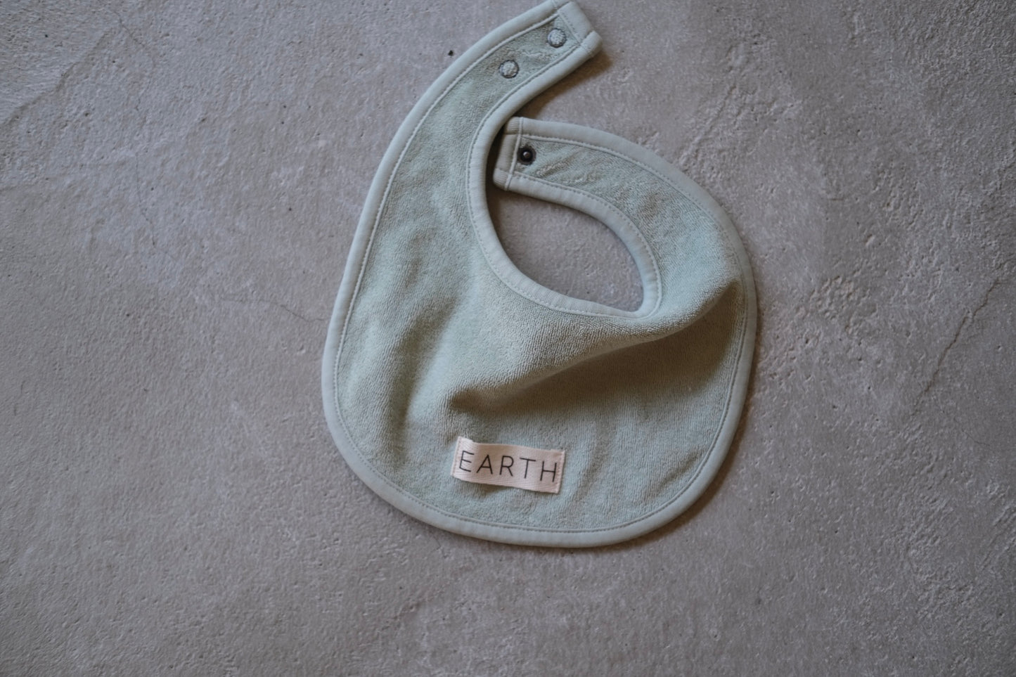 Organic bib_Sage Green