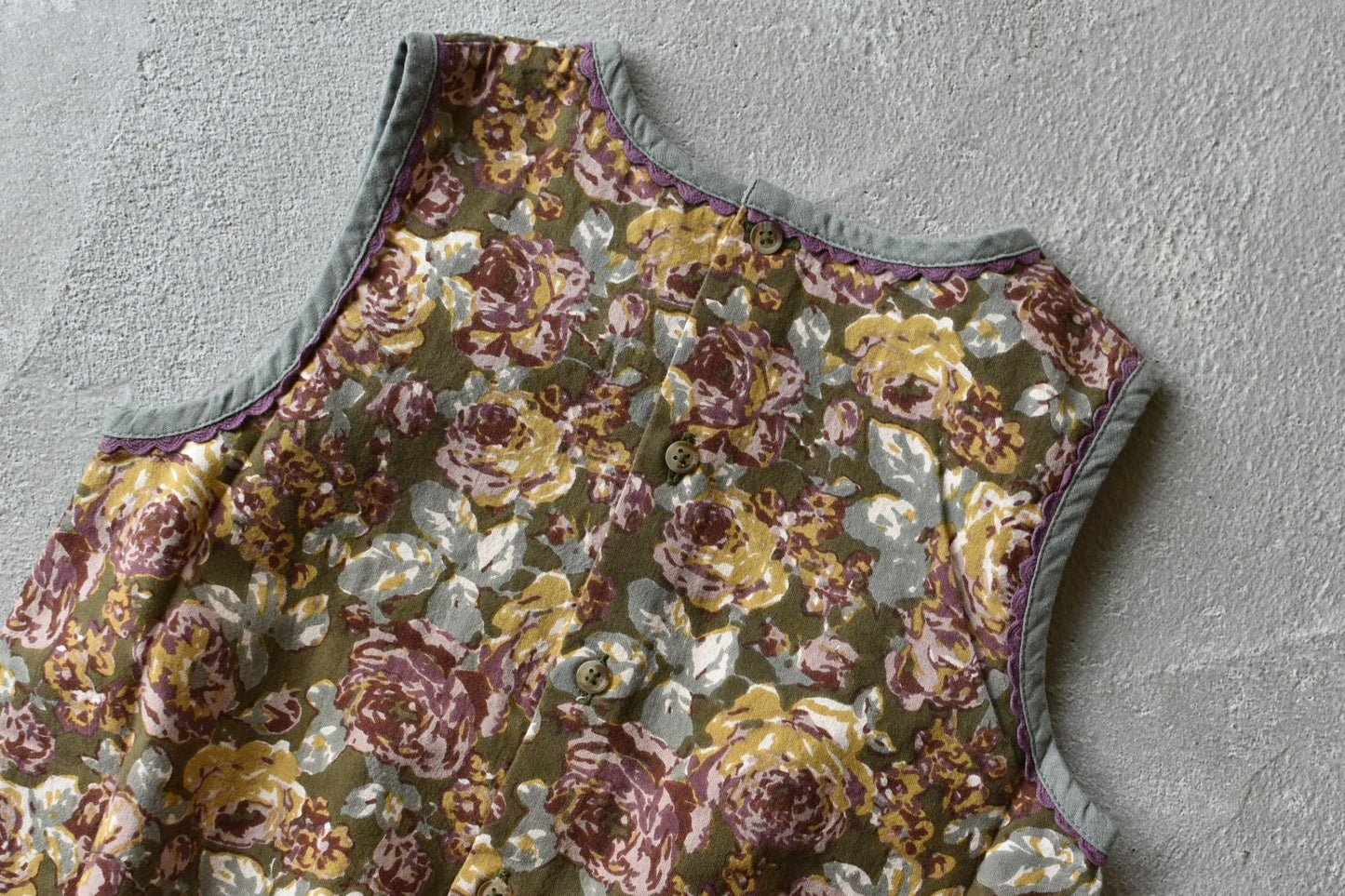 Hannah Dress Wallpaper Floral