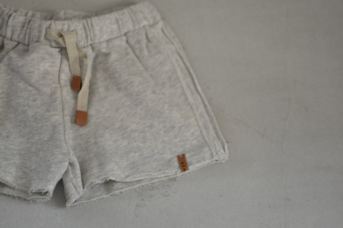 Basic Short_Gray