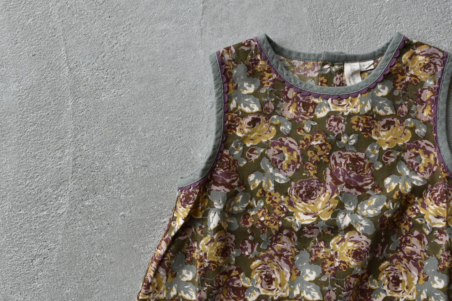 Hannah Dress Wallpaper Floral