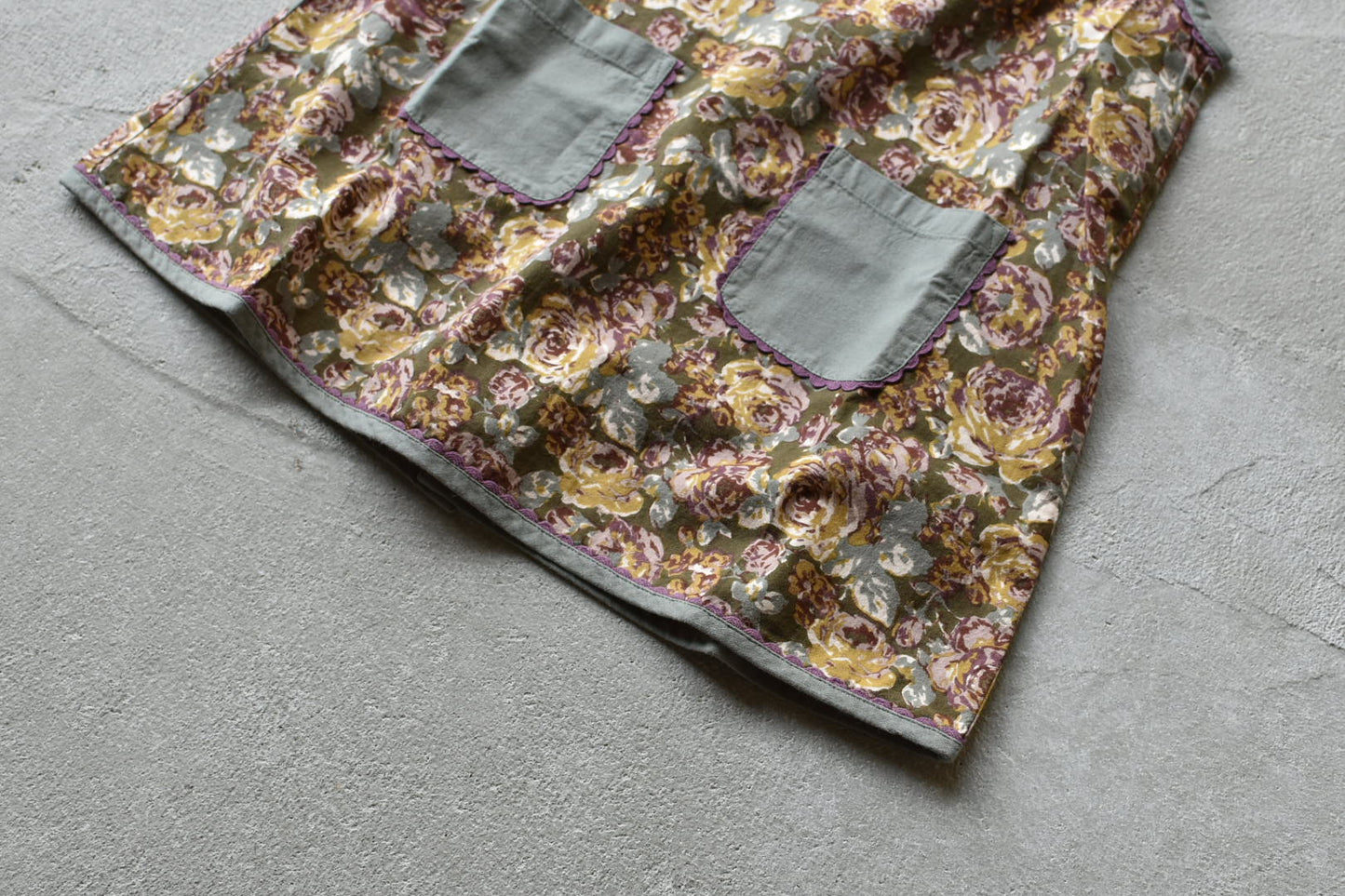 Hannah Dress Wallpaper Floral