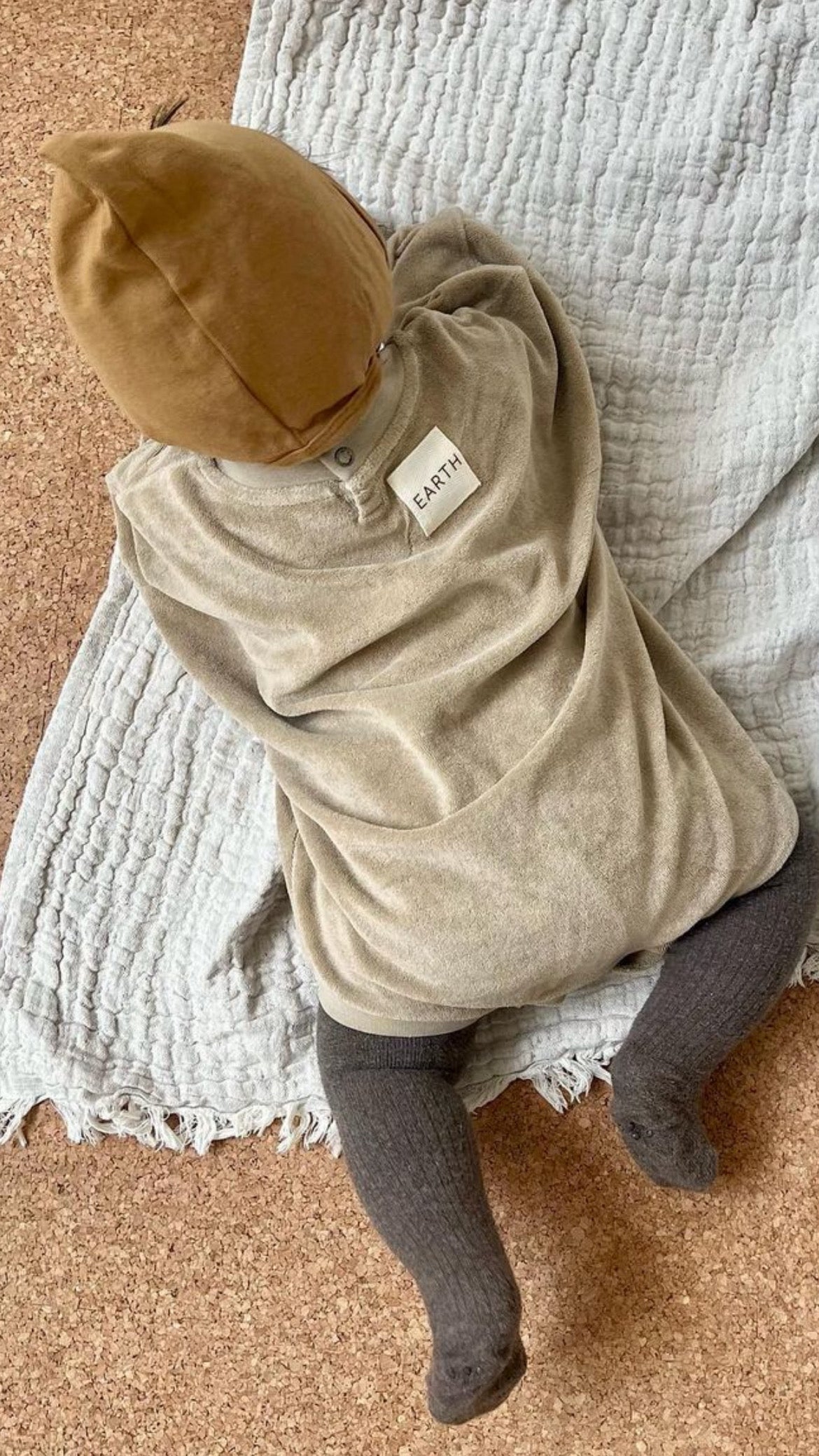 Baby sweatsuit_Khaki