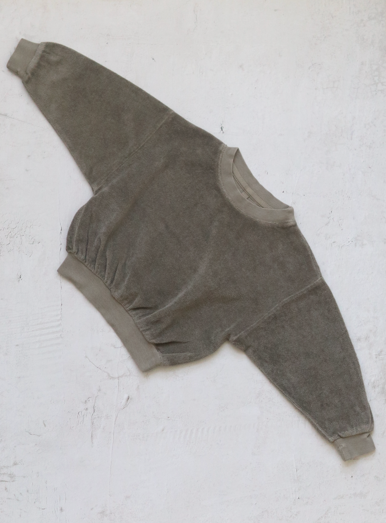 EARTH｜Volume Sweatshirts_Khaki トップス　韓国子供服　キッズ　ベビー