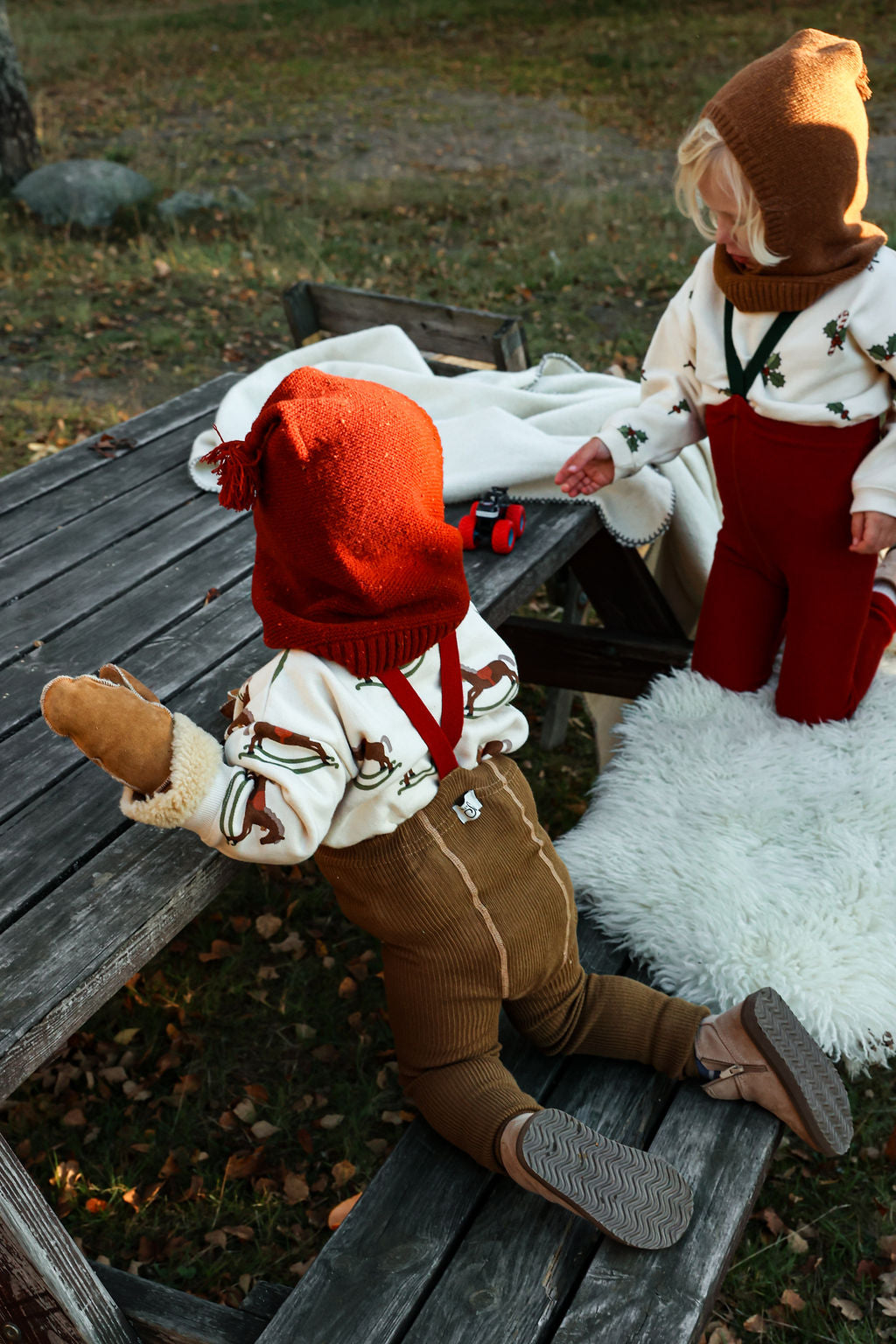 Footless Collection_Acorn Brown x Maple