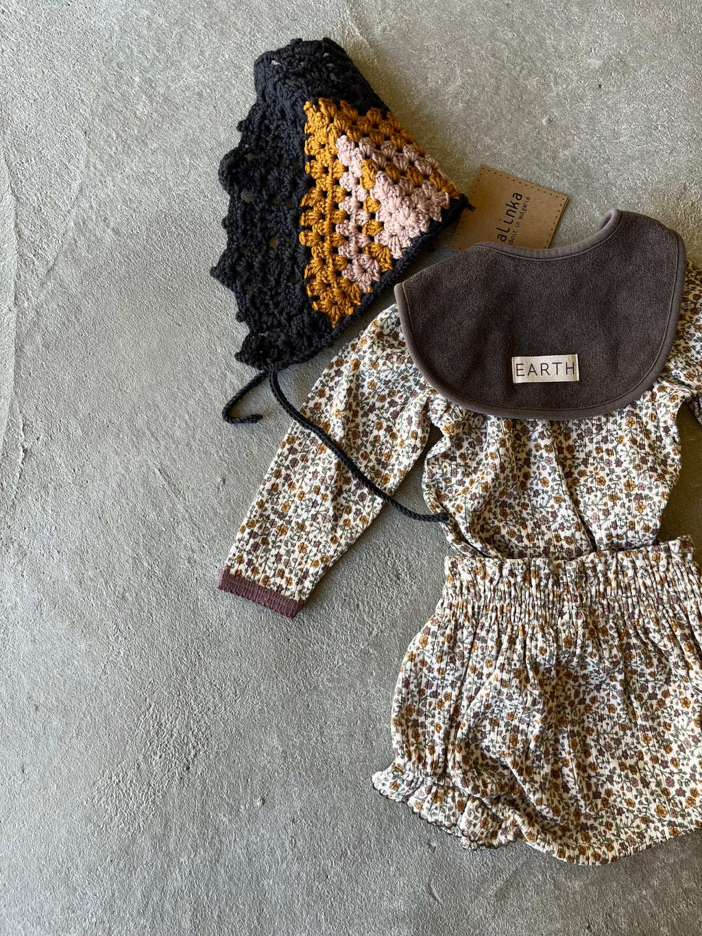Organic bib_Brown