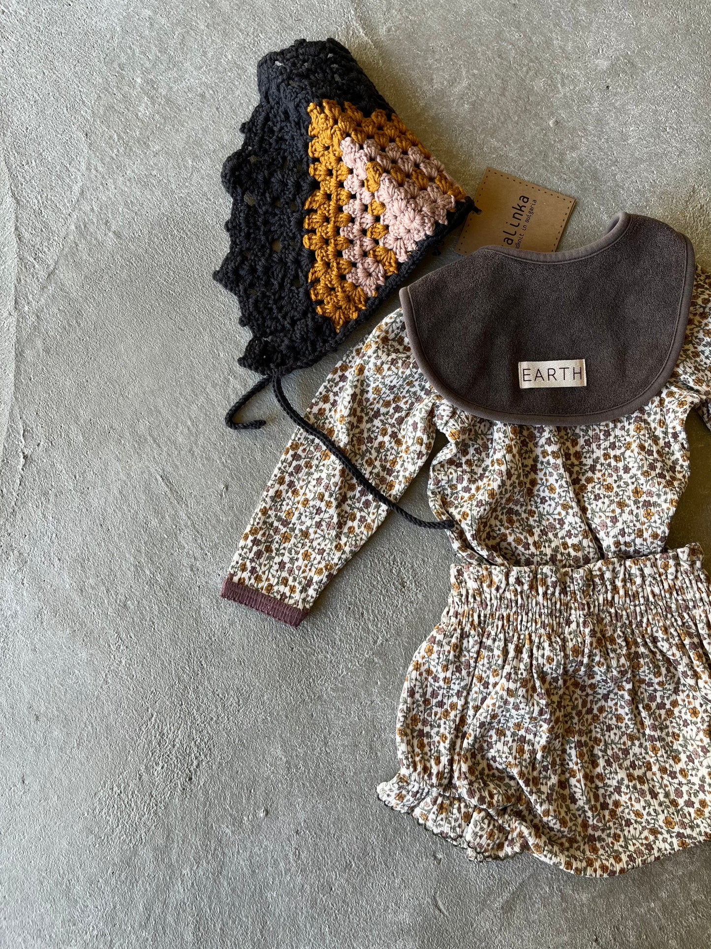 Organic bib_Brown