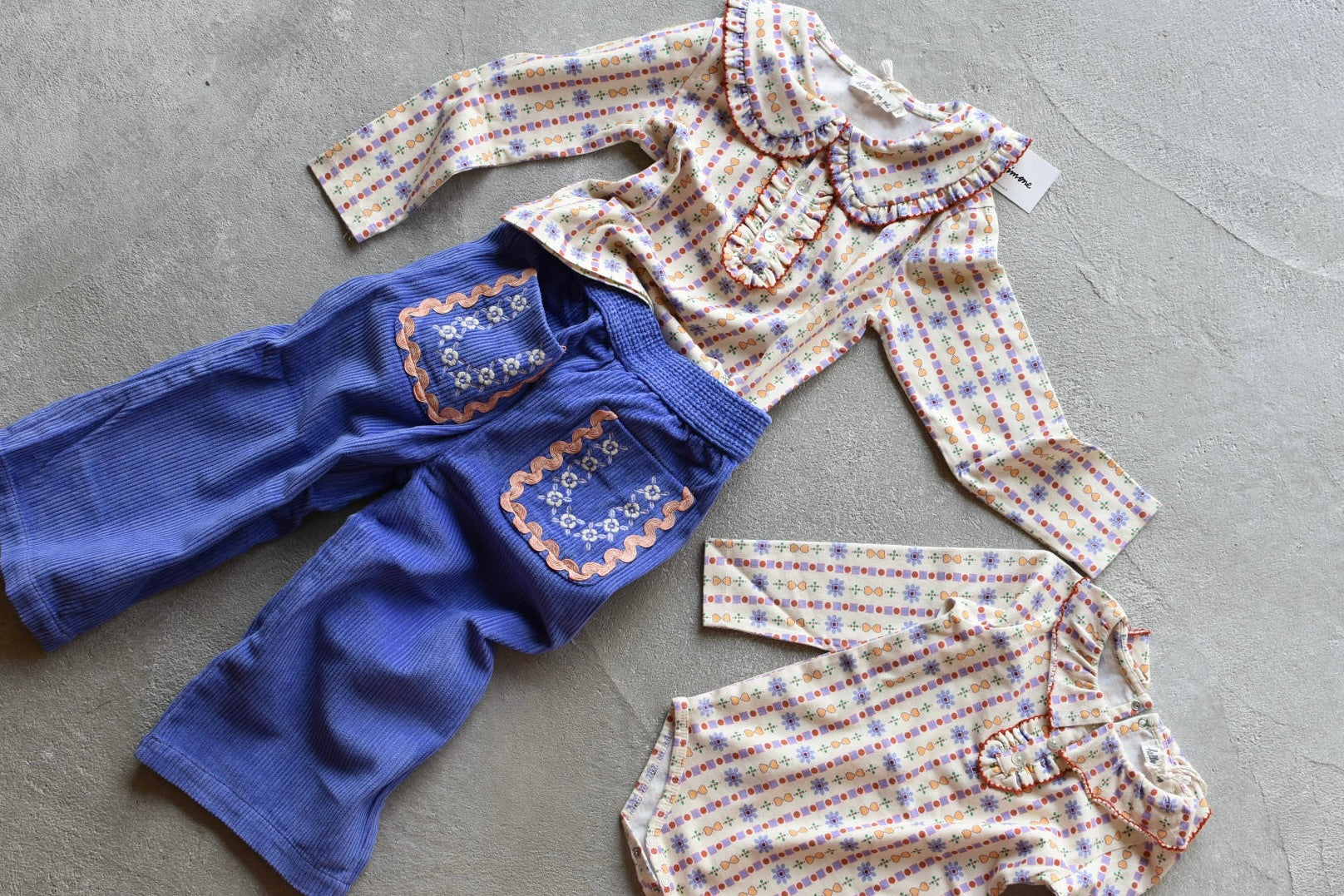 [ LAST. 1 ] Mouna pants Sky