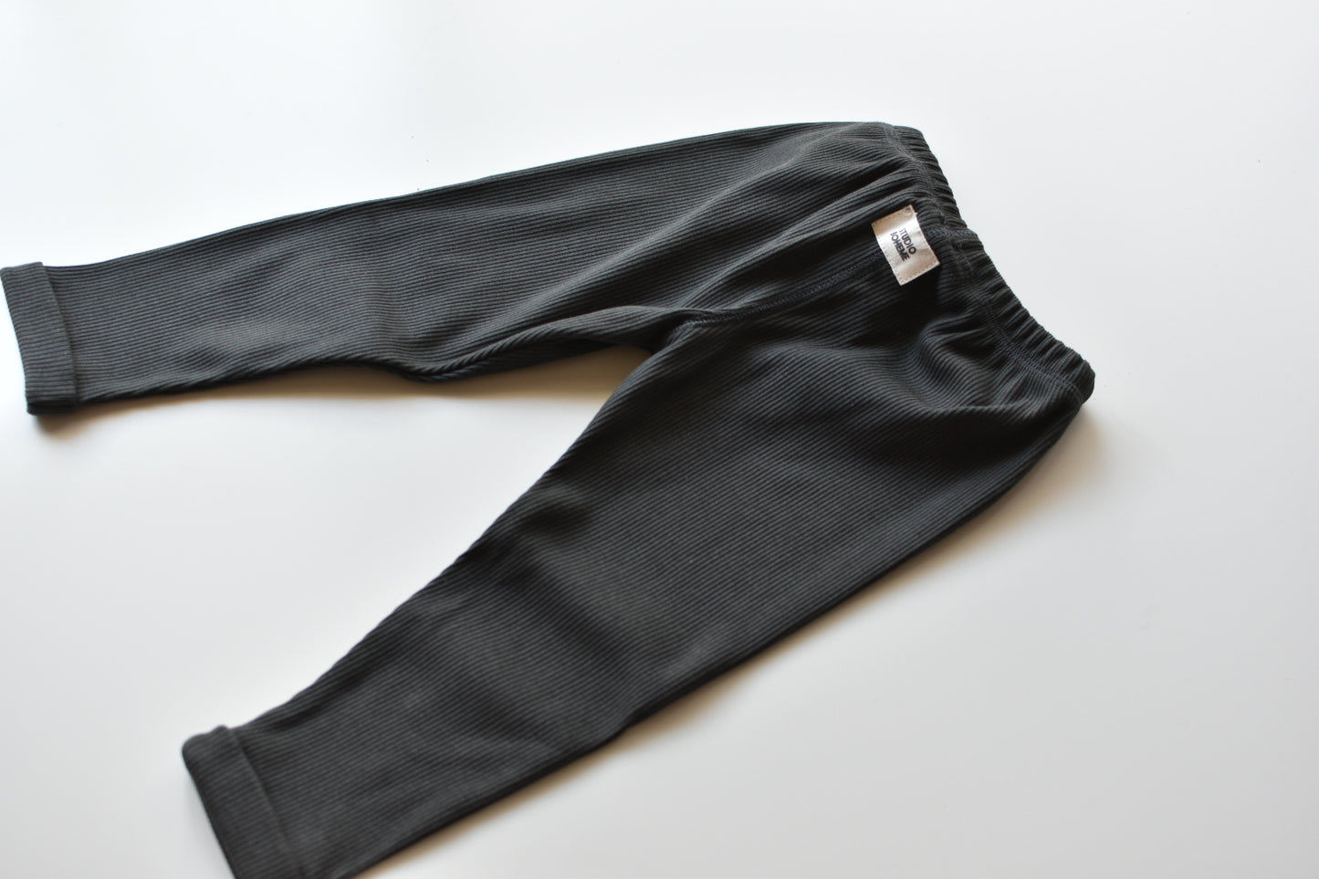 ROM POM LEGGINGS_CARBON