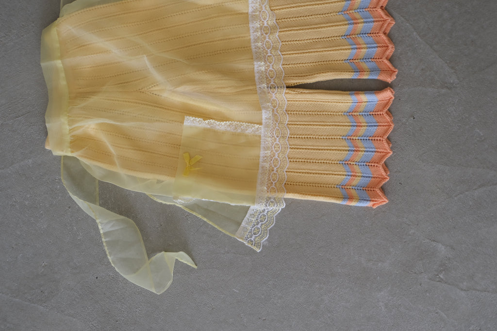 VTG apron_Yellow lace
