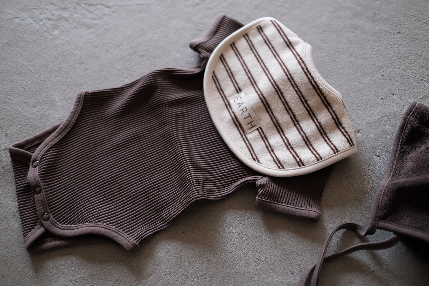 Organic bib_Brown Stripe
