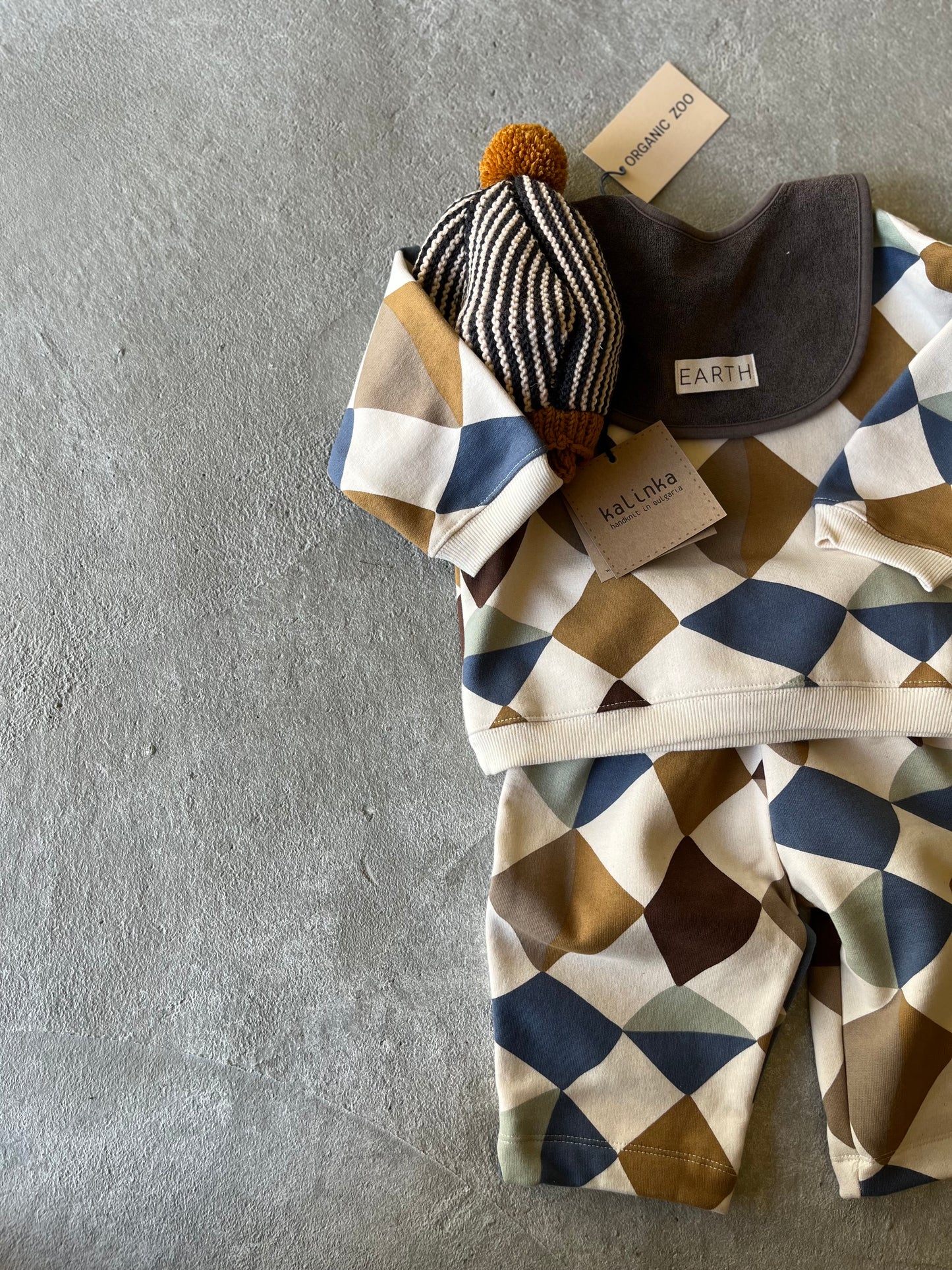 Organic bib_Brown