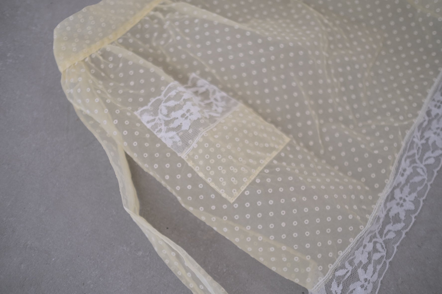 VTG apron_Yellow dots