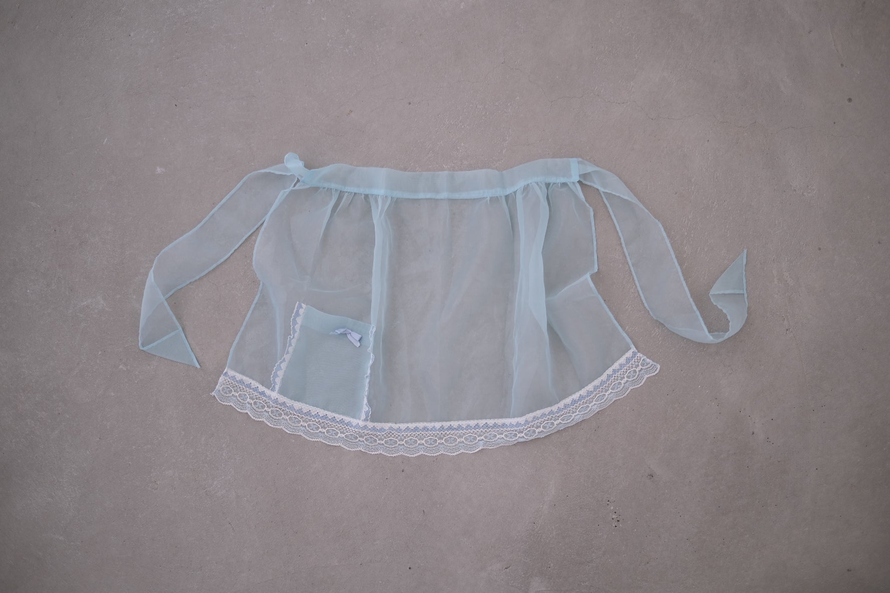 VTG apron_Blue lace