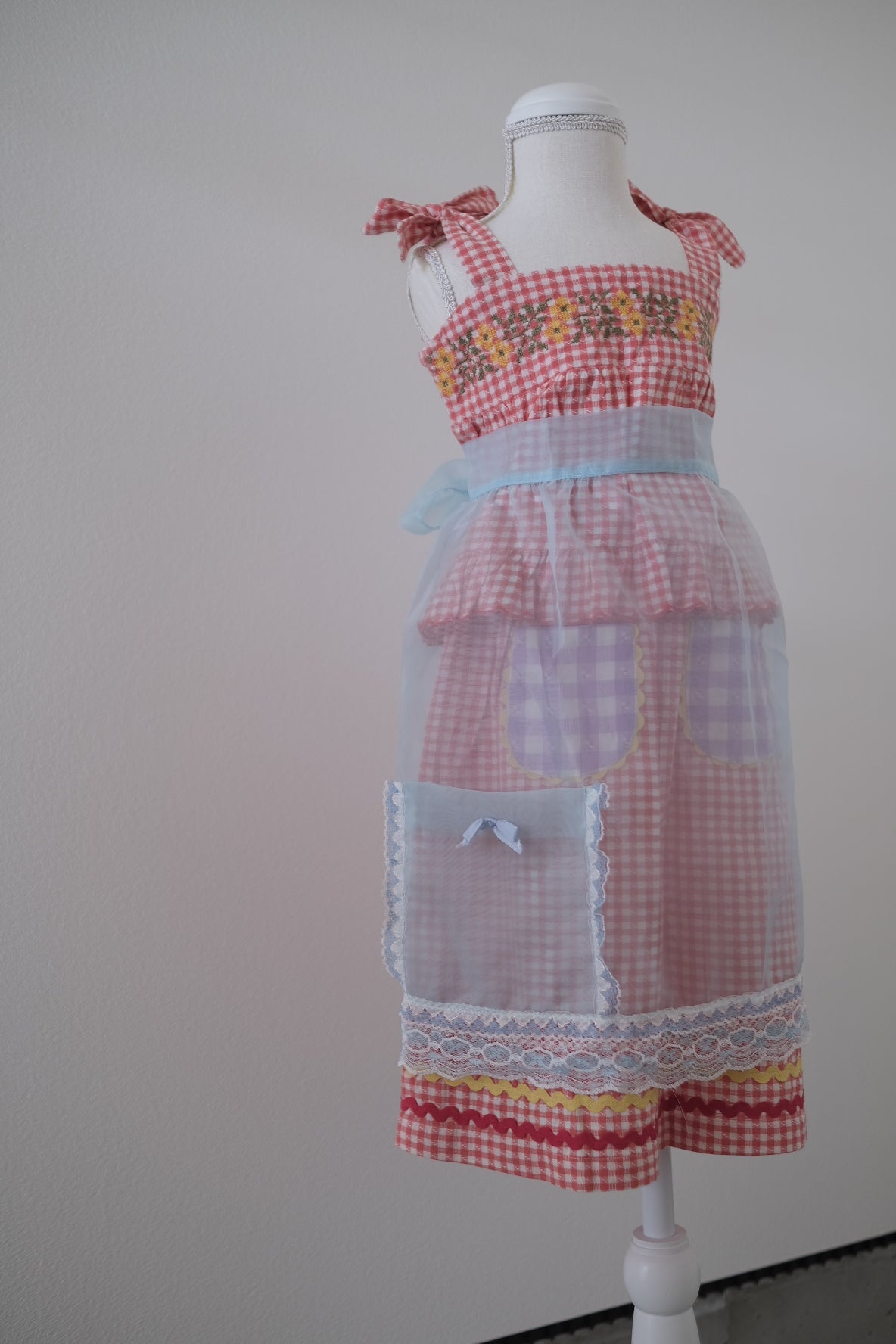 VTG apron_Blue lace