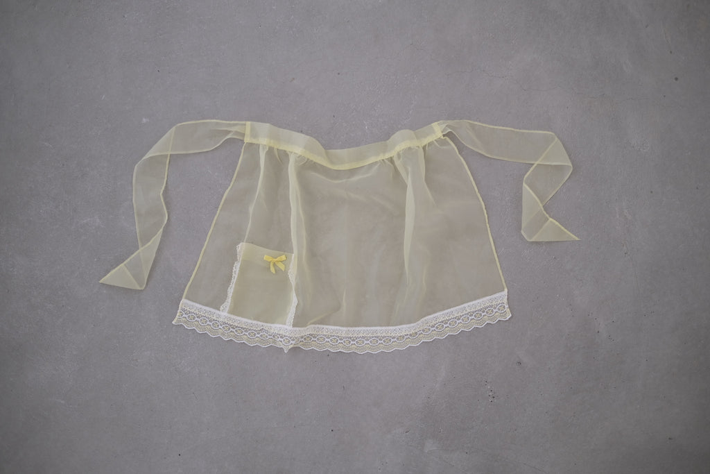 VTG apron_Yellow lace