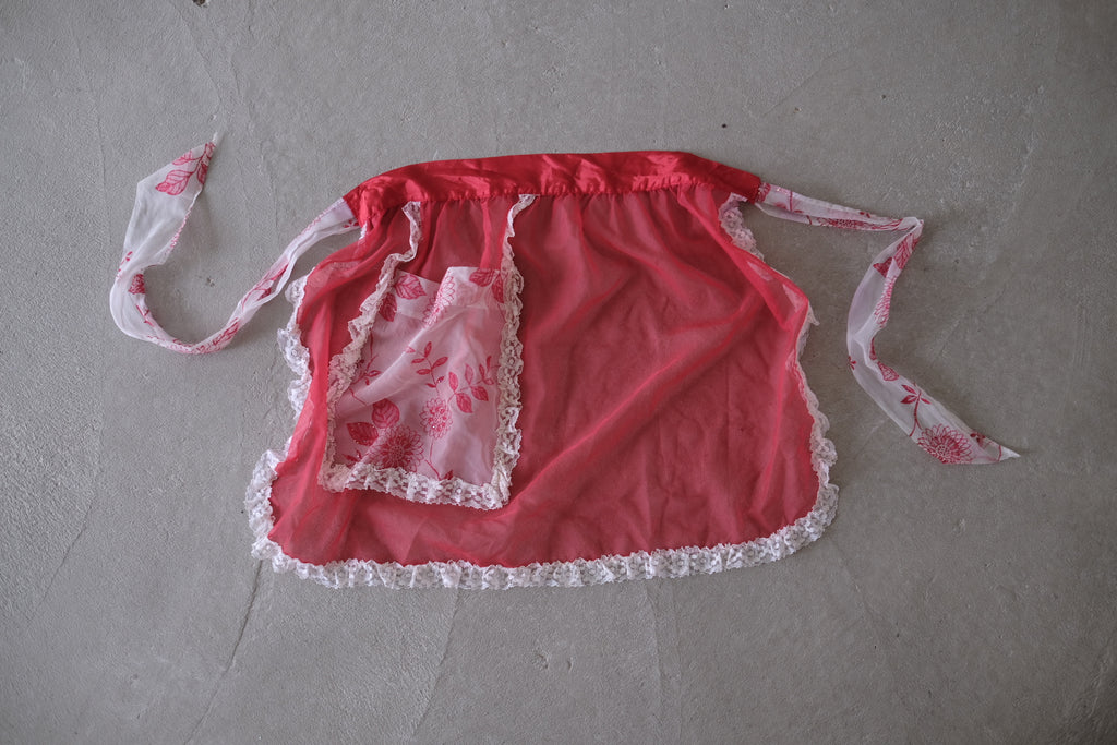 VTG apron_Red Lace/Flower