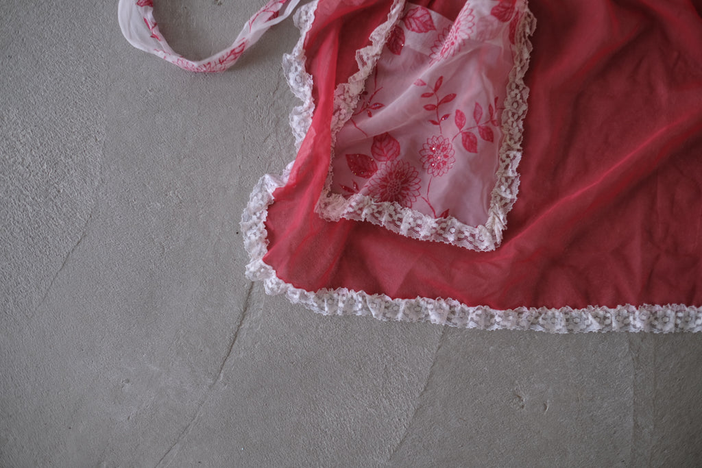 VTG apron_Red Lace/Flower