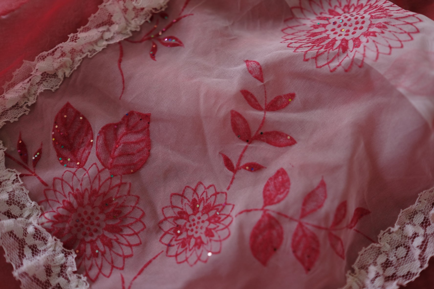 VTG apron_Red Lace/Flower