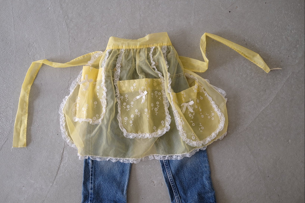 VTG apron_Yellow Flower