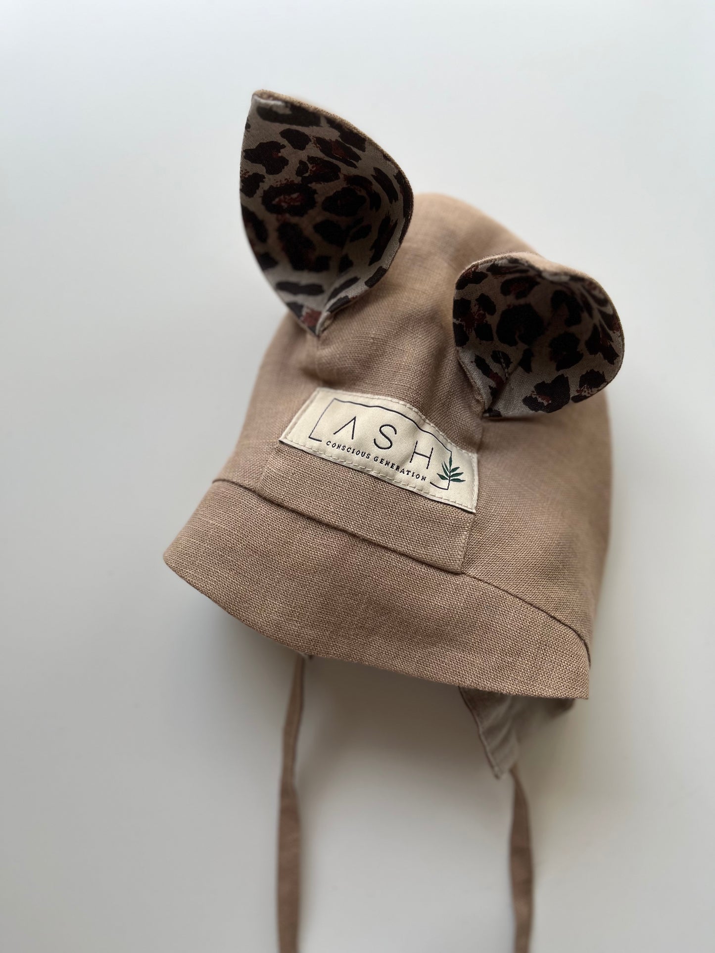 Squirrel bonnet_Cappuccino w/Leopard ears