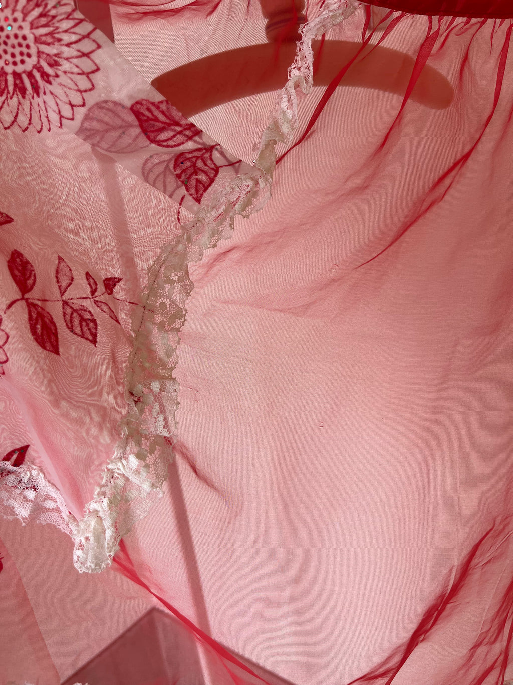 VTG apron_Red Lace/Flower