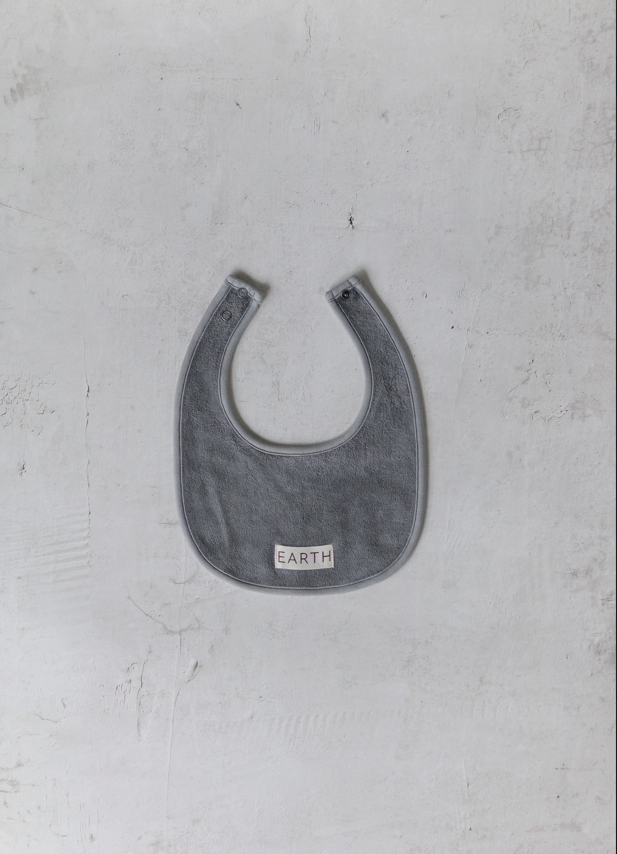 earth-organic-bib-charcoal スタイ ビブ