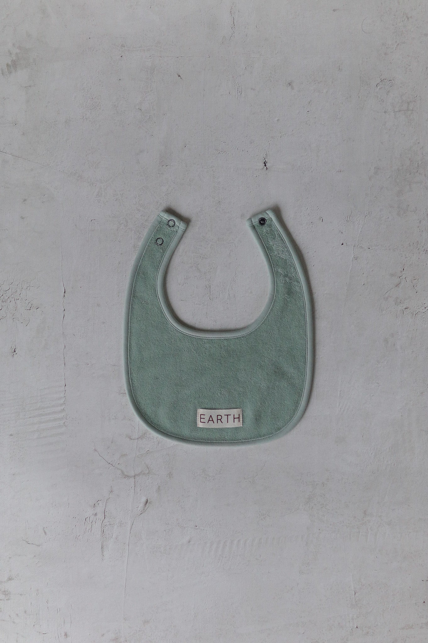 earth-organic-bib_sage green スタイ ビブ ベビー