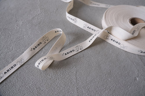 ARIRO Signature Ribbon Wrapping
